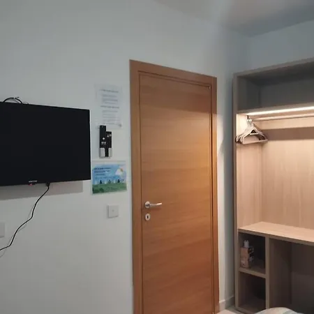 Go Exchange, Block D, 8 Σεντ Πόλς Μπέι