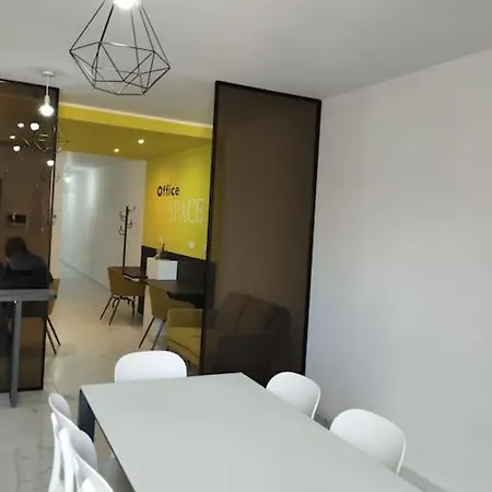 Go Exchange, Block D, 8 Σεντ Πόλς Μπέι