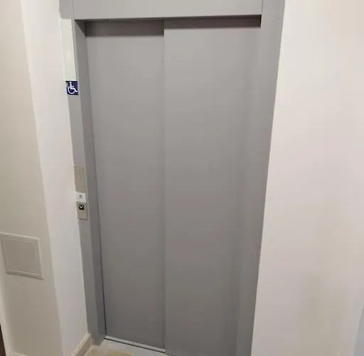 Go Exchange, Block D, 8 * St. Paul's Bay